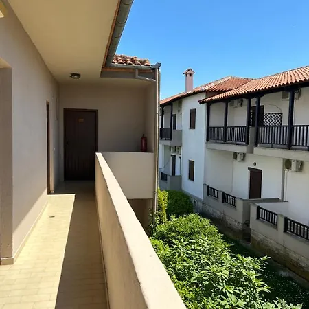 Christopher Apartment *